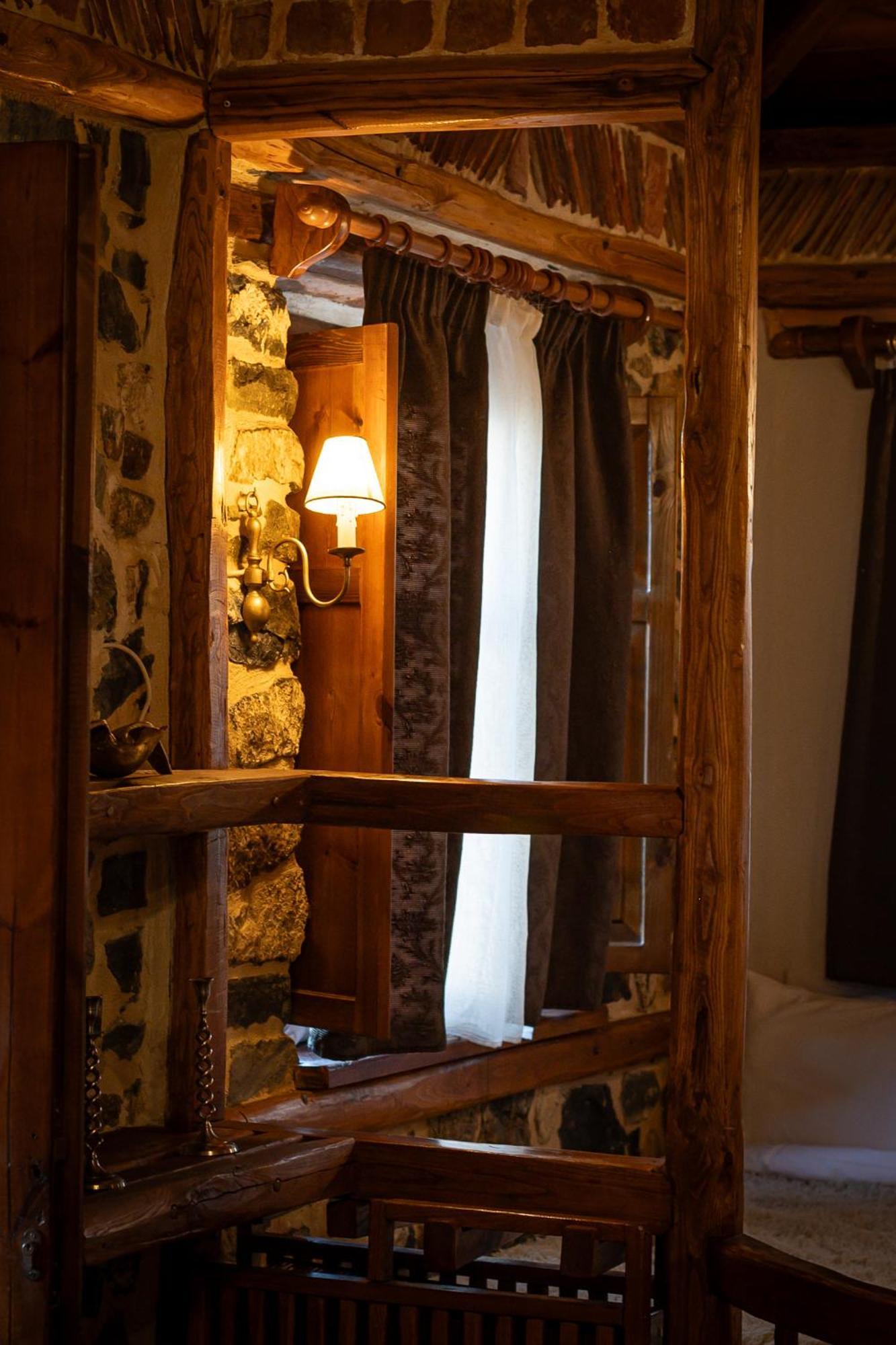 4 Seasons Premium Chalet Палеос-Айос-Атанасіос Екстер'єр фото