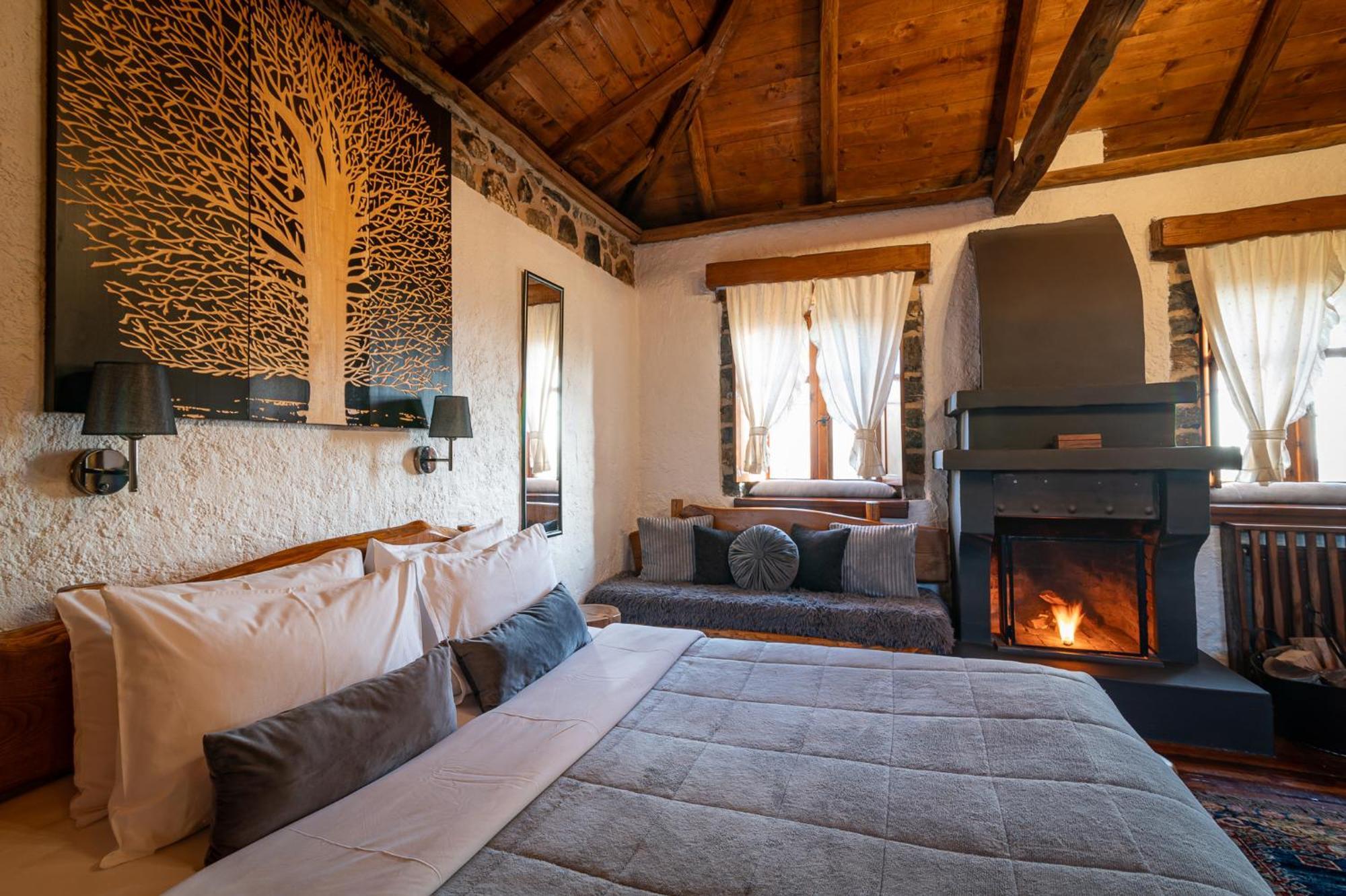 4 Seasons Premium Chalet Палеос-Айос-Атанасіос Екстер'єр фото