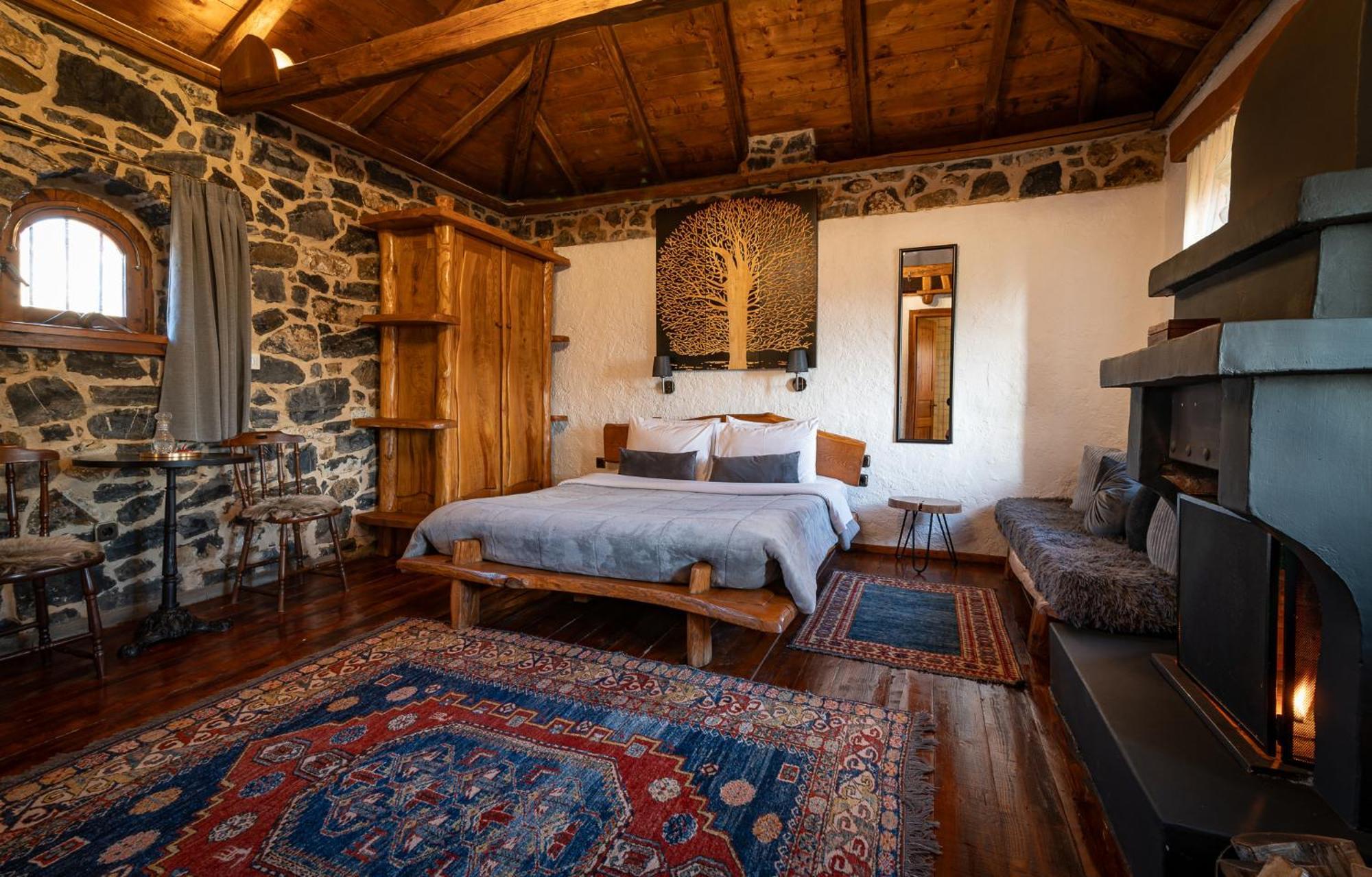 4 Seasons Premium Chalet Палеос-Айос-Атанасіос Екстер'єр фото