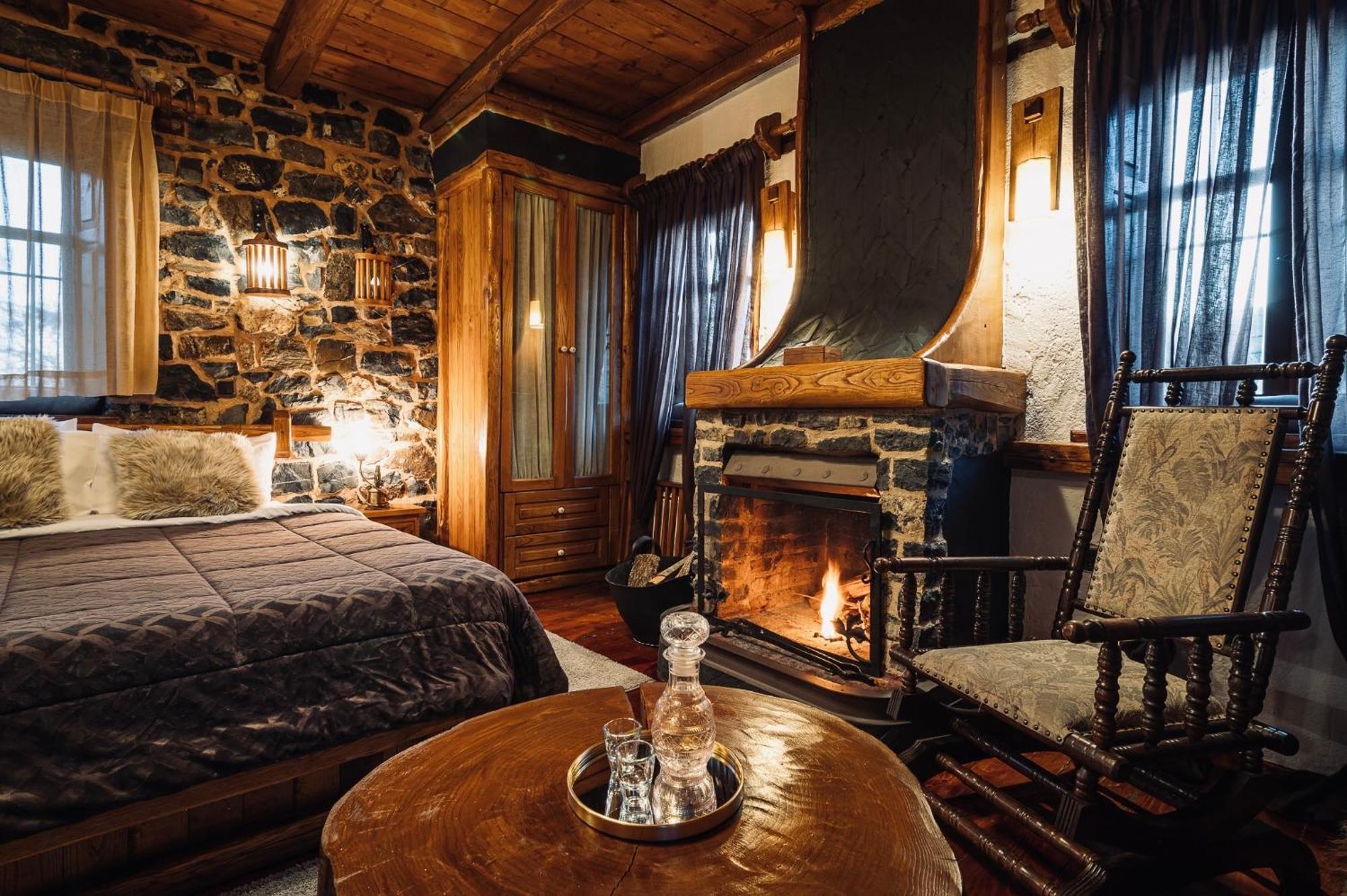 4 Seasons Premium Chalet Палеос-Айос-Атанасіос Екстер'єр фото