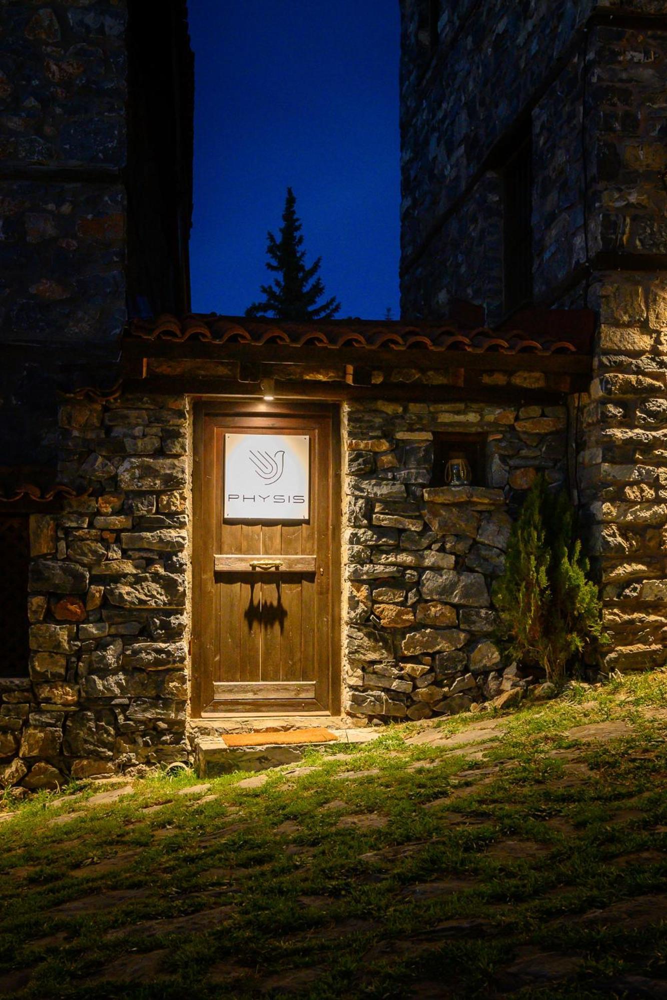 4 Seasons Premium Chalet Палеос-Айос-Атанасіос Екстер'єр фото