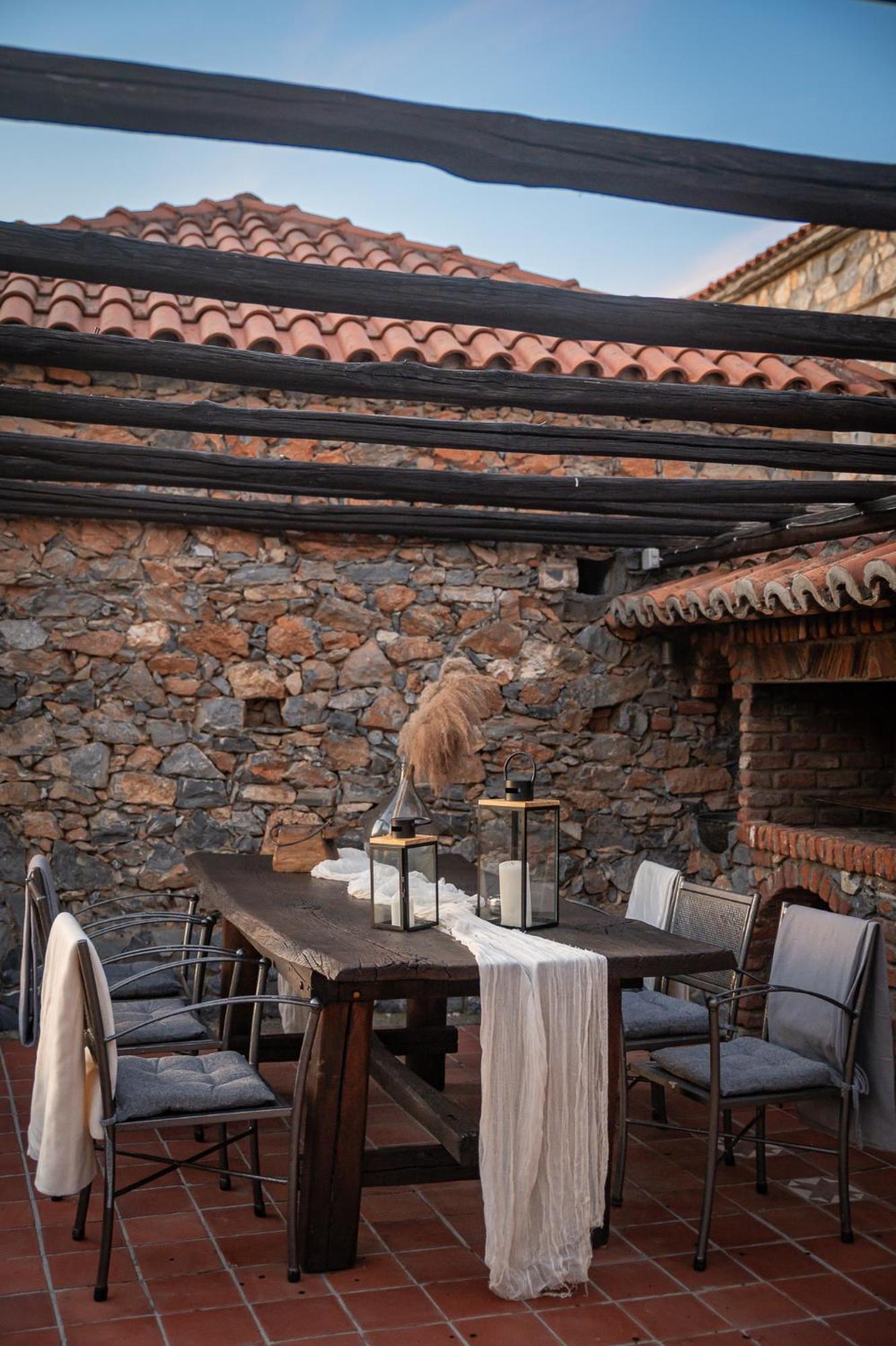 4 Seasons Premium Chalet Палеос-Айос-Атанасіос Екстер'єр фото