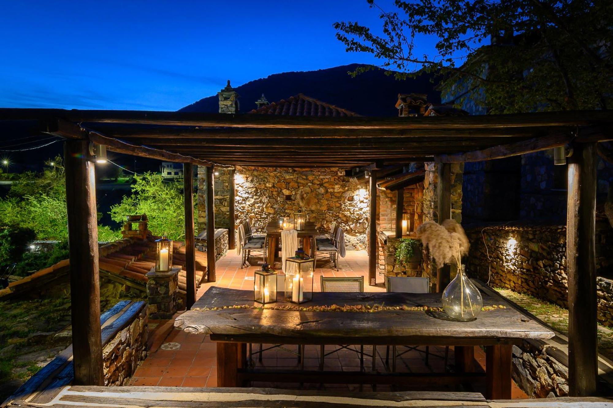 4 Seasons Premium Chalet Палеос-Айос-Атанасіос Екстер'єр фото