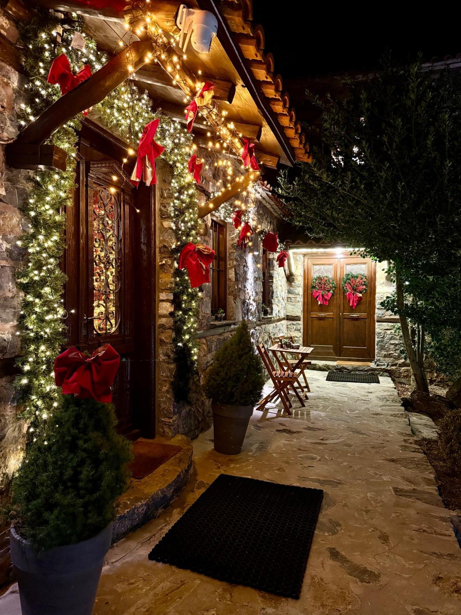 4 Seasons Premium Chalet Палеос-Айос-Атанасіос Екстер'єр фото