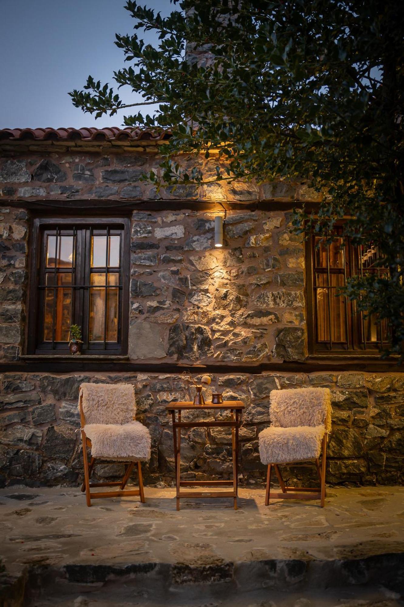 4 Seasons Premium Chalet Палеос-Айос-Атанасіос Екстер'єр фото